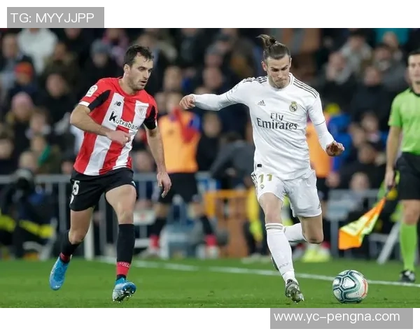 退役足球球星的传奇人生与赛场外的精彩转型之路